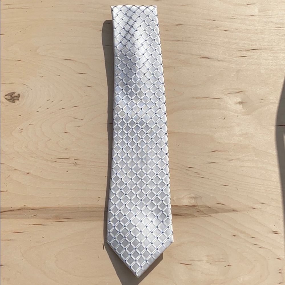 Jones New York White Silk Tie with Blue Diamonds